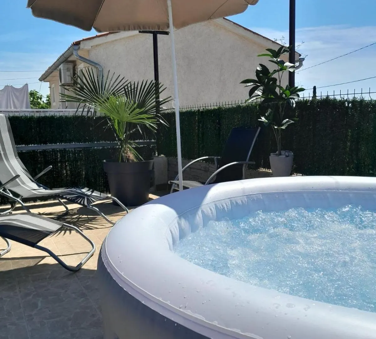 Apartment Mila With Jacuzzi Spa Pula